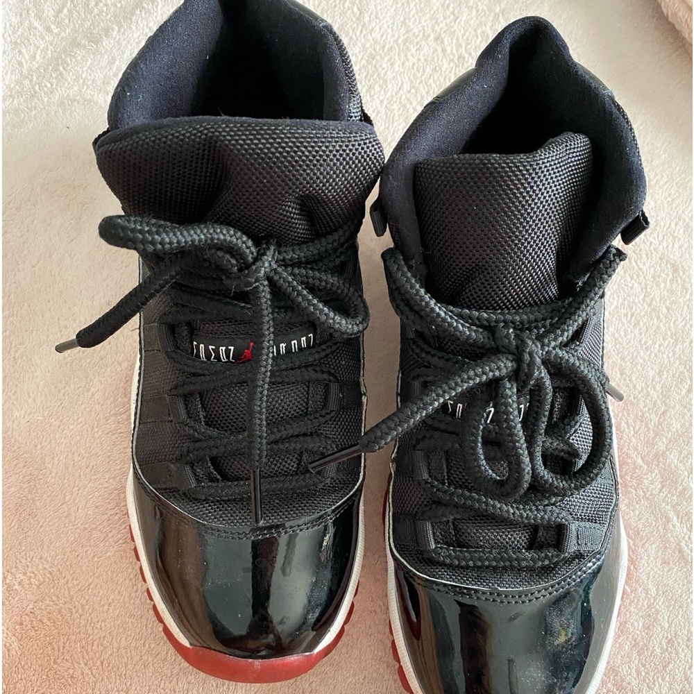 WORN TWICE AS NEW JORDAN 11S RETRO BRED